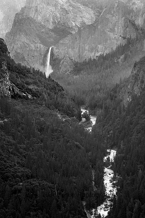 Bridalveil Fall - Merced River - Yosemite